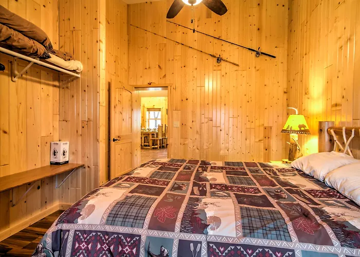 Cabin By The River: Visited By Treehouse Masters!
