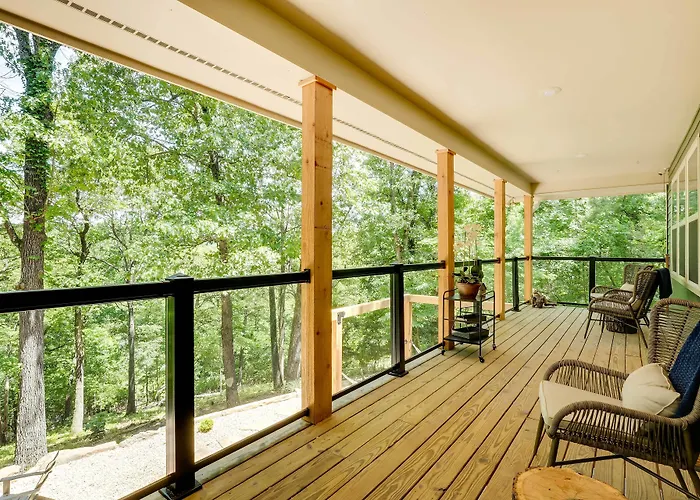 Spacious Home On Beaver Lake W/ Deck & Fire Pit!