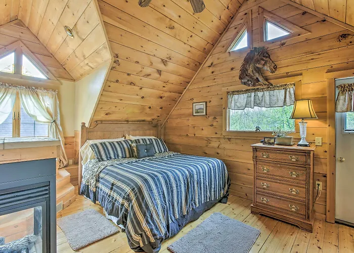 Resort Cabin W/ Fire Pit: Golf, Hike And Play!