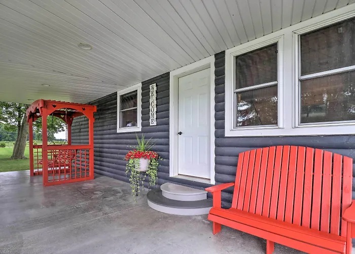 Cozy 'Haven Of Rest' Home W/ Amish Country Views!
