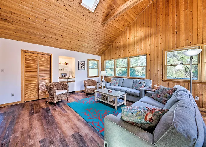 Bright Southern Shores Family Home < 1 Mi To Beach
