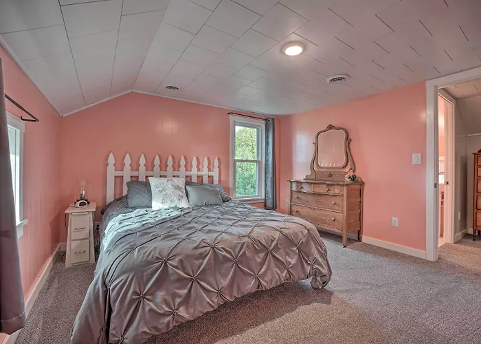 'Rise And Shine Farm' In Goshen W/ Bbq & Fire Pit!