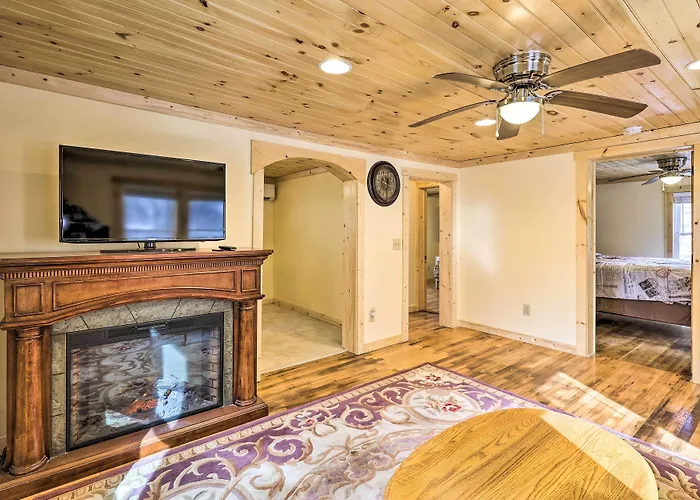 Quaint Appalachian Getaway ~ 2 Mi To Boone!
