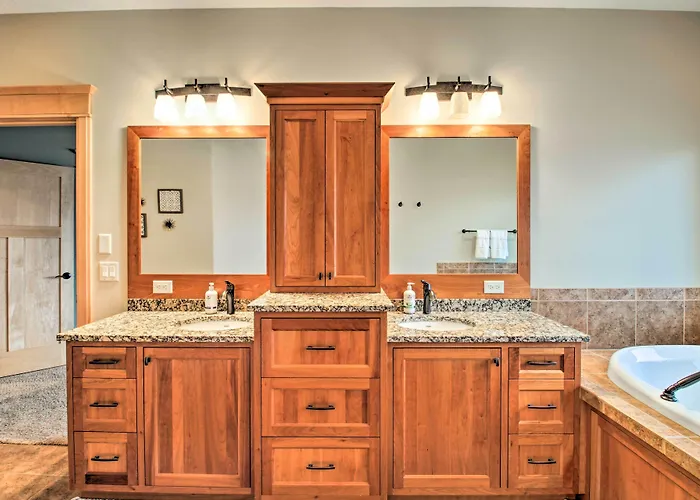 Dock, Hot Tub & Game Room: Luxe Lake Latoka Home