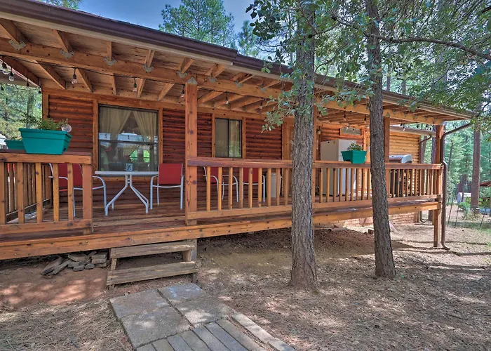 Updated Strawberry Family Cabin W/ 2 Private Decks