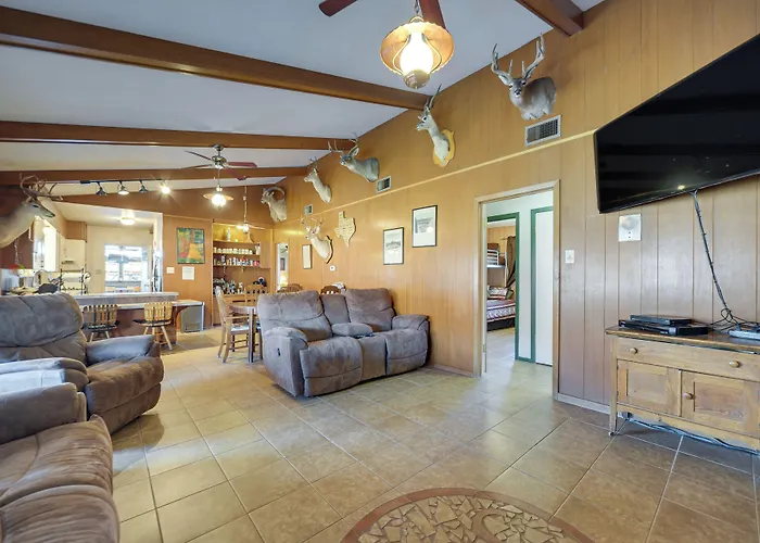 Rustic & Western House On Lake - Swim & Fish!