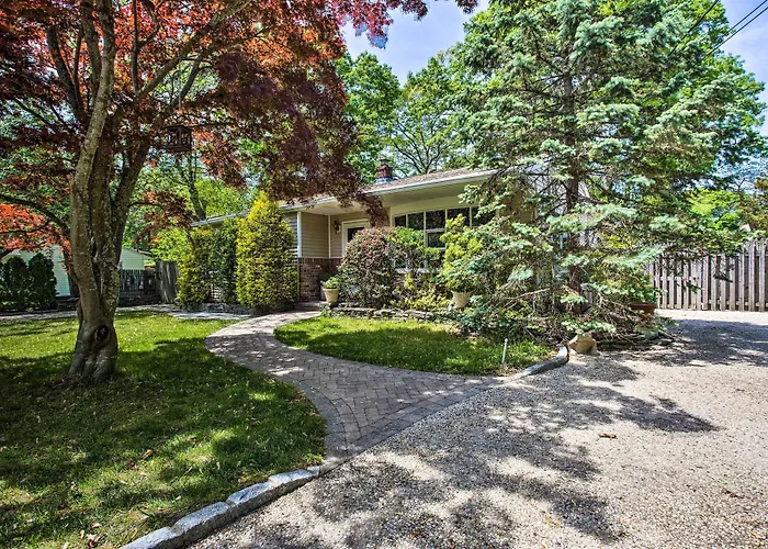 Charming Hampton Bays Home 5 Mi To Cooper'S Beach