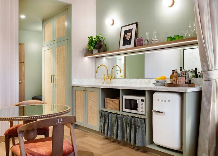 Palihouse Hyde Park Village