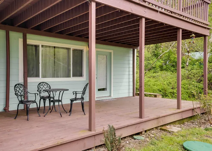 Soothing Studio W/ Lush Views: 2 Mi To Beach!