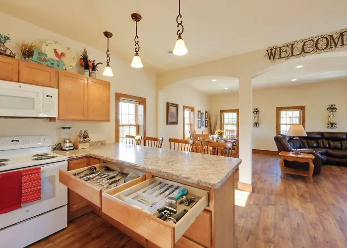 'Mcjugger'S Loft:' Walk To Lake, Park, Restaurants