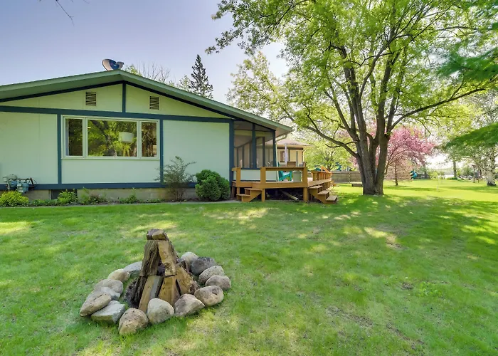 Home Rental On Detroit Lake: Dock, Game Room!