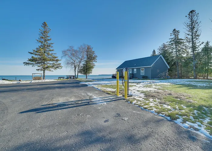 St. Ignace Cottage W/ Deck & Beach On Lake Huron!