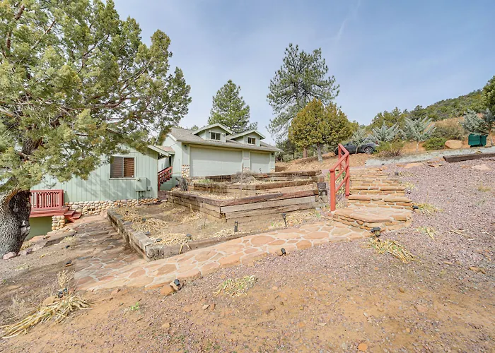 Strawberry Hideaway In The Pines W/ Hot Tub!