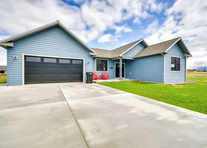 Sleek Red Lodge Home Rental W/ Private Hot Tub!