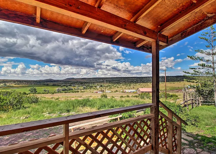 Peaceful Ranch Cabin, 3 Mi To Becker Lake!