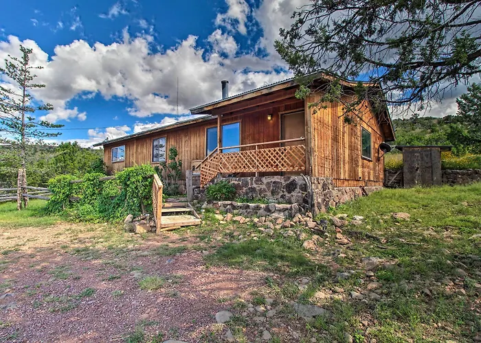 Peaceful Ranch Cabin, 3 Mi To Becker Lake!