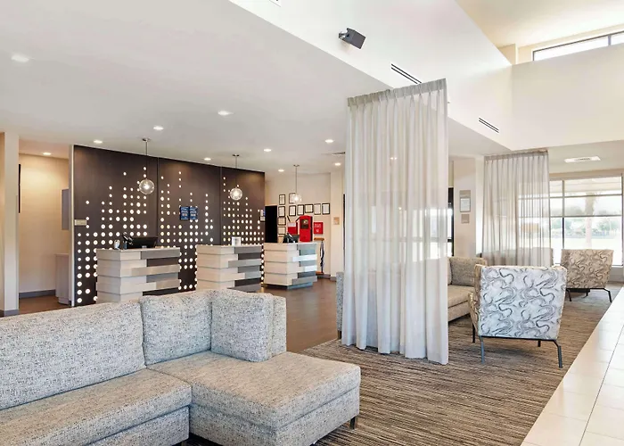 Best Western Plus Executive Residency Rigby'S Water World Hotel