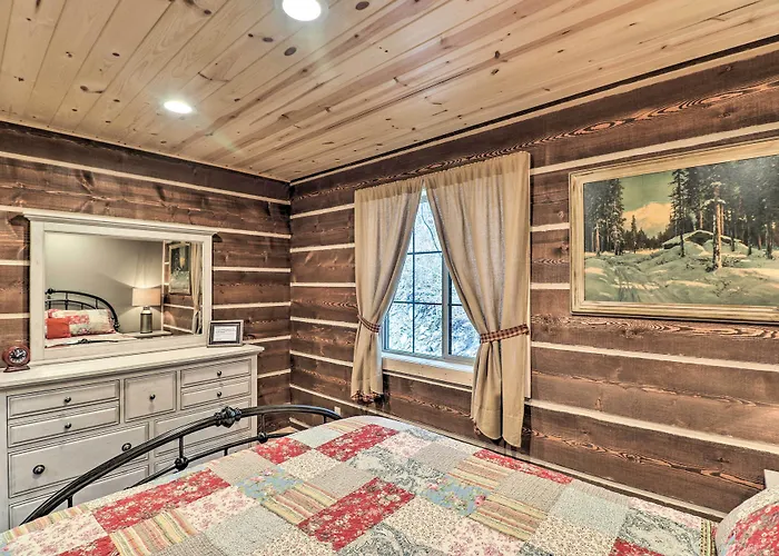 Cozy Homestead Cabin At Base Of Columbia Mountain!
