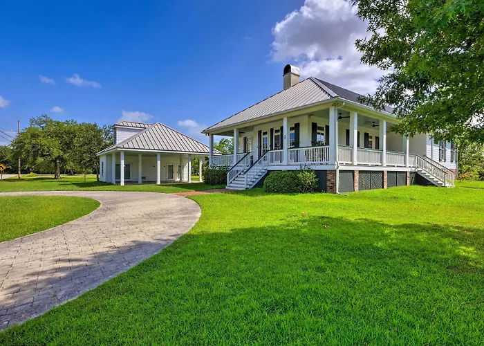 Bright Waveland Home - Walk To Beach Access!
