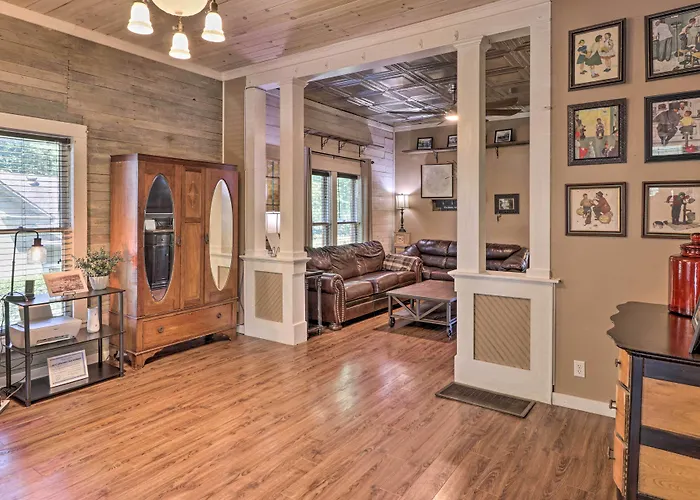 Country-Chic Cotter Home W/ Outdoor Living Space!