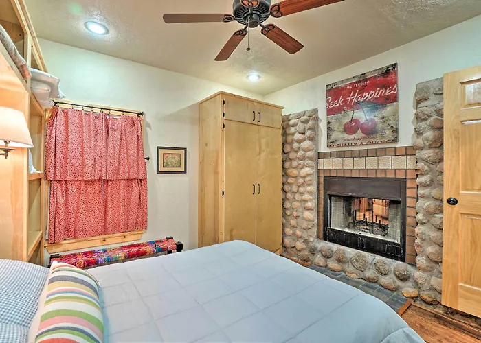 Charming Hilltop Cottage In Medicine Park!