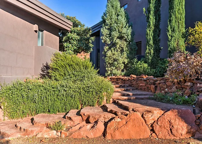 2 Acres & Red Rock Views: Sedona Casita!