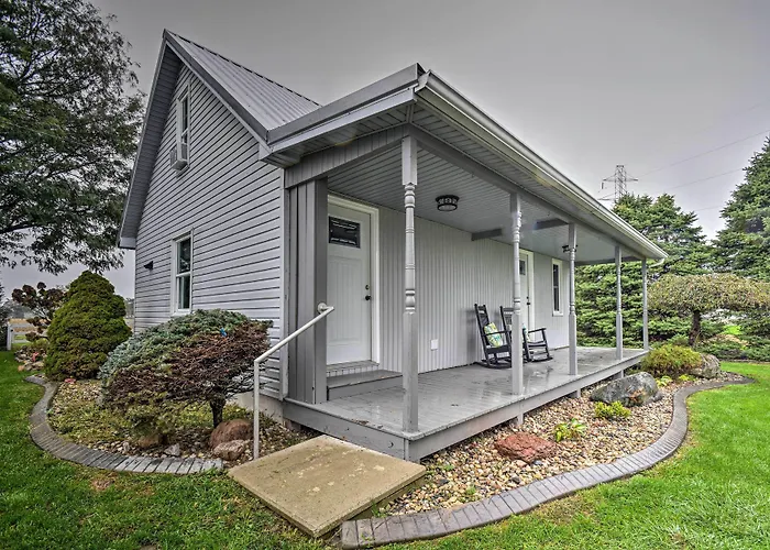 Cozy Goshen Farmhouse ~ 9 Mi To Amish Acres