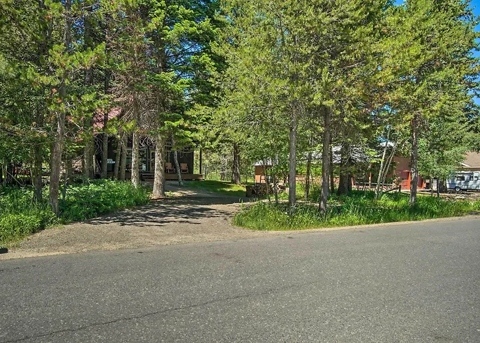 Beautiful Mccall Cabin: Perfect For Families!