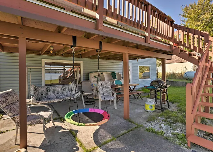Lakefront Ludington Retreat W/ Kayaks & Fire Pit!