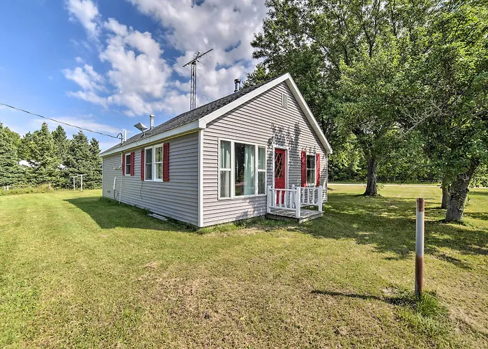 Pet-Friendly & Peaceful Northern Michigan Gem