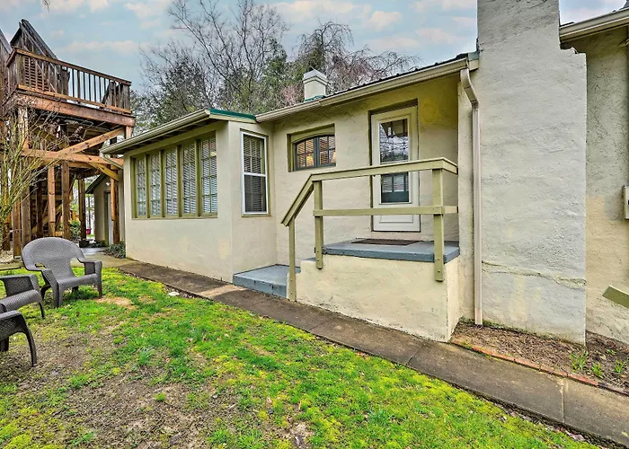 Johnson City Vacation Rental: 1 Block To Etsu