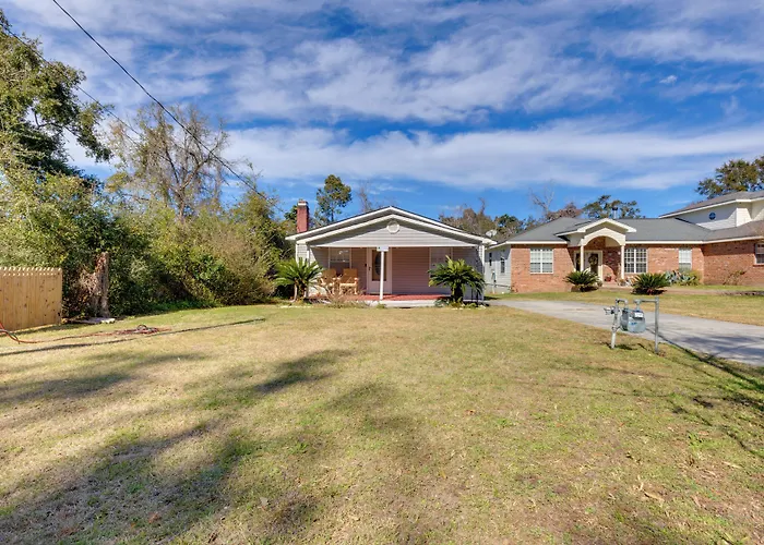 Stunning Gulfport Getaway ~ 1 Mi To The Beach