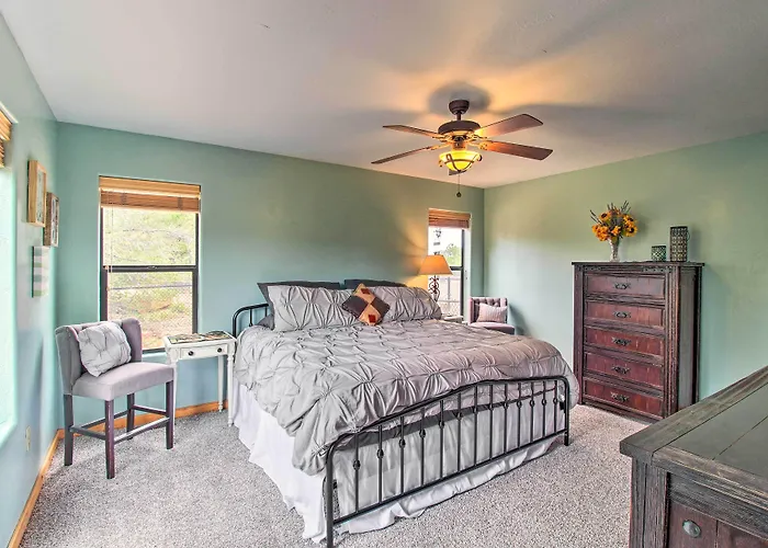 Secluded Show Low Home Near Hiking Trails!