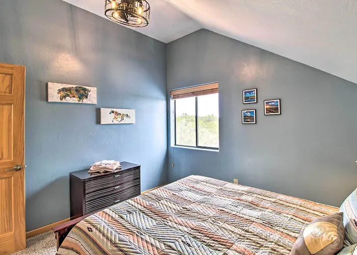 Secluded Show Low Home Near Hiking Trails!
