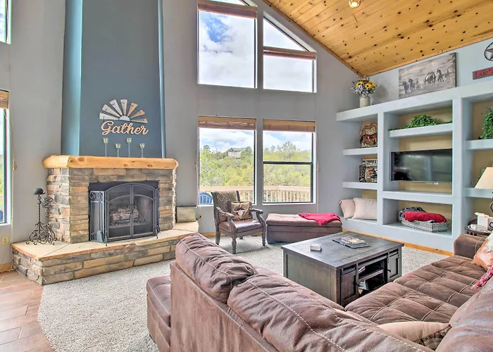 Secluded Show Low Home Near Hiking Trails!