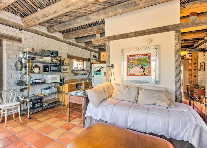 Casita Vacation Rental Near Taos W/ Patio!