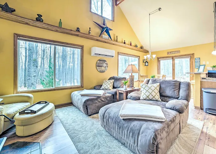 Higgins Lake Retreat - Hike, Swim, Relax!