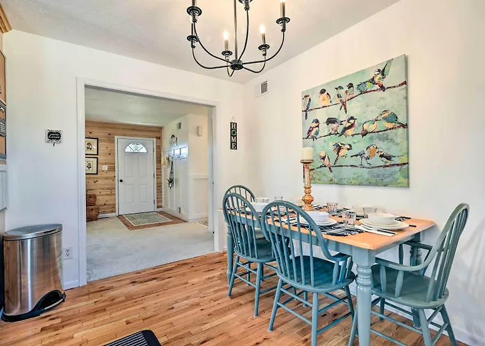 Berkeley Springs Vacation Home W/ Fire Pit!
