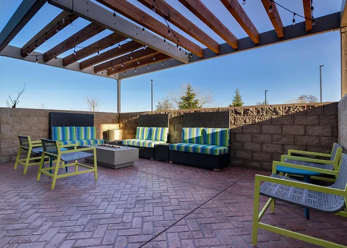 Home2 Suites By Hilton Redding