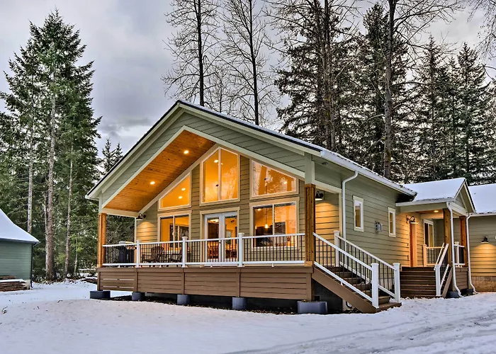 Family-Friendly Packwood Retreat W/ Deck!