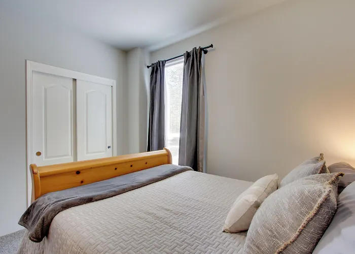 'The Hub' La Pine Vacation Rental - Dog Friendly!