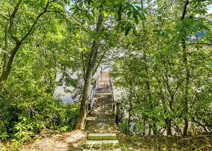 Charming Abbeville Home W/ Private Boat Dock!