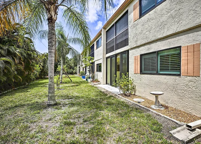 Cheery Condo With Pool Access: 3 Miles To Beach!
