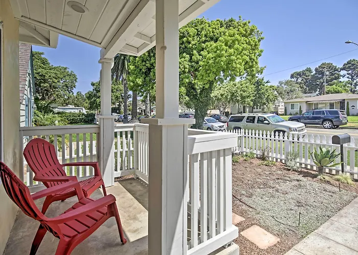 Oceanside Home W/ Yard - Walk To Beach & Pier