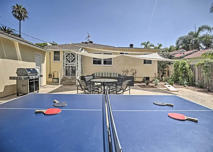 Oceanside Home W/ Yard - Walk To Beach & Pier