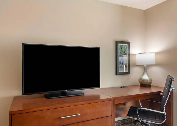 Comfort Inn & Suites Charlottesville Hollymead Town Center