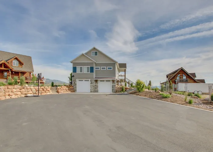 Garden City Gem: Private Hot Tub & Game Room!