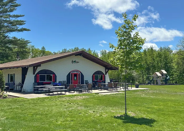 Glen Condo W/ Mountain Views: Walk To Story Land