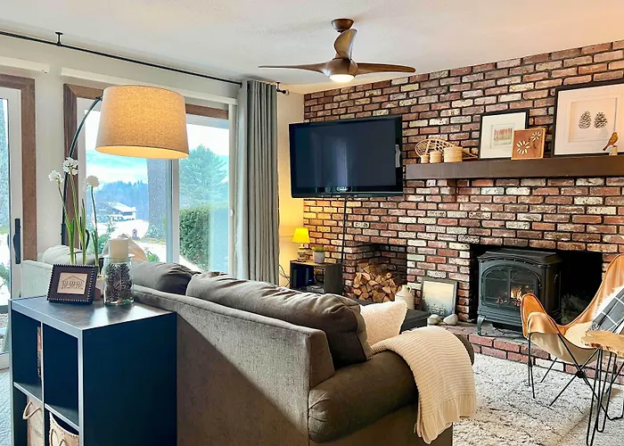 Glen Condo W/ Mountain Views: Walk To Story Land