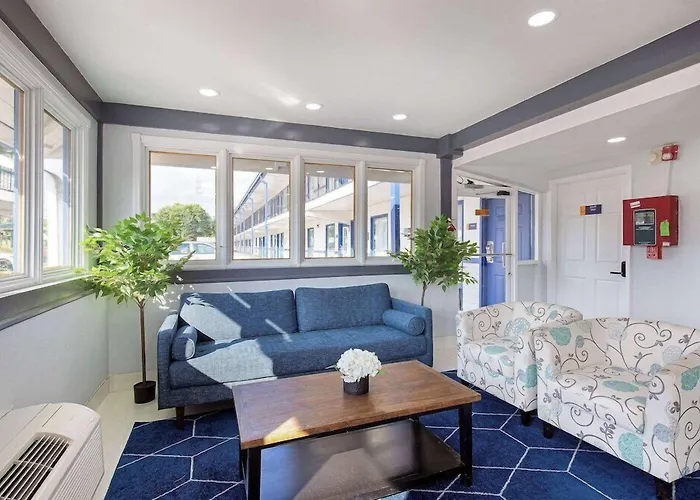 Days Inn By Wyndham Knoxville North